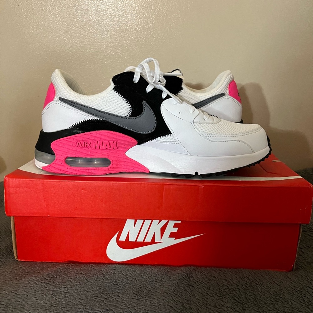 Women’s Nike Airmax 9